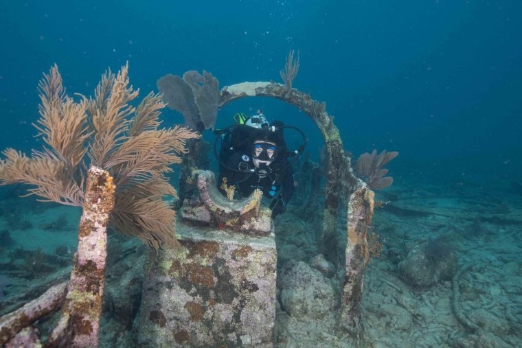 Shannon Nelson diving in Kay Largo, Florida on the Hannah M Bell